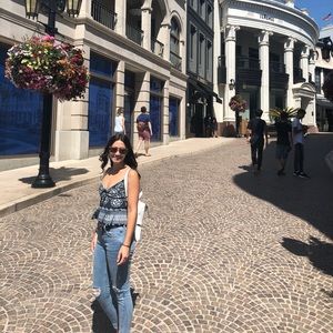 Meet your Posher, Whitney